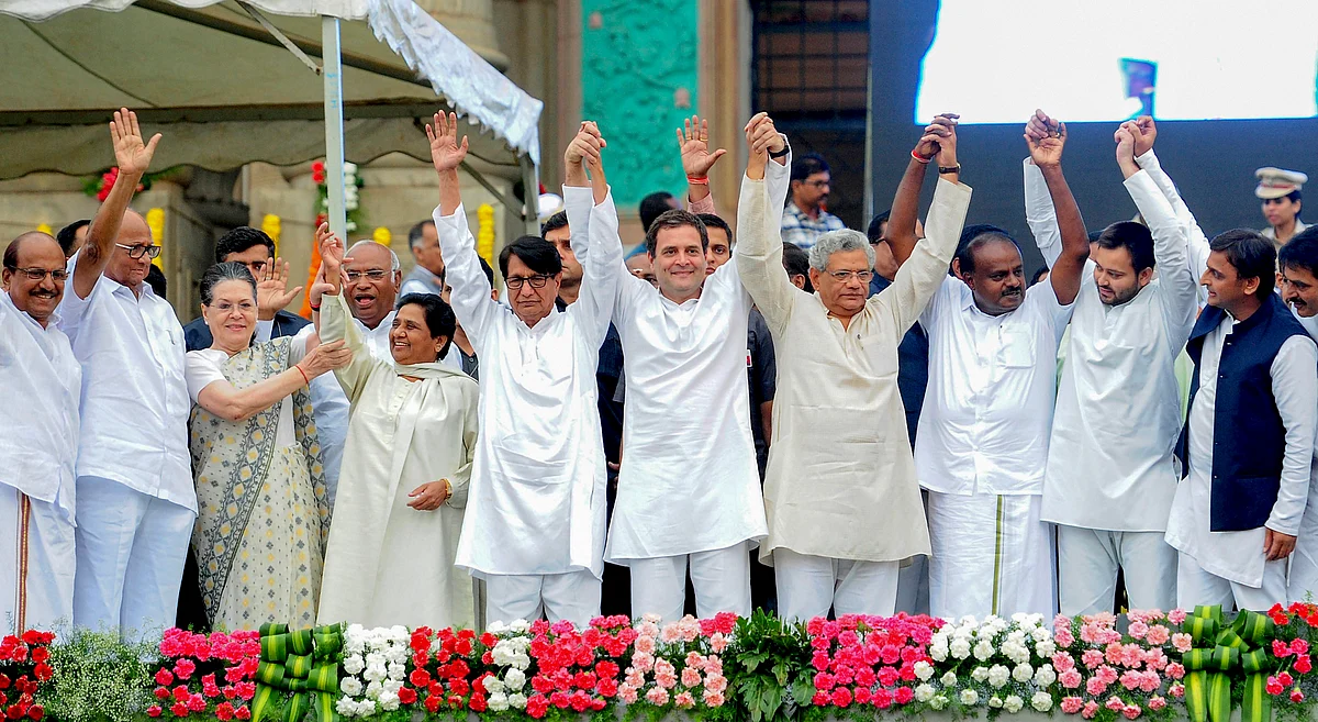 RLD’s Ajit Singh and RJD’s Tejashwi Yadav attend HDK’s oath-taking ceremony