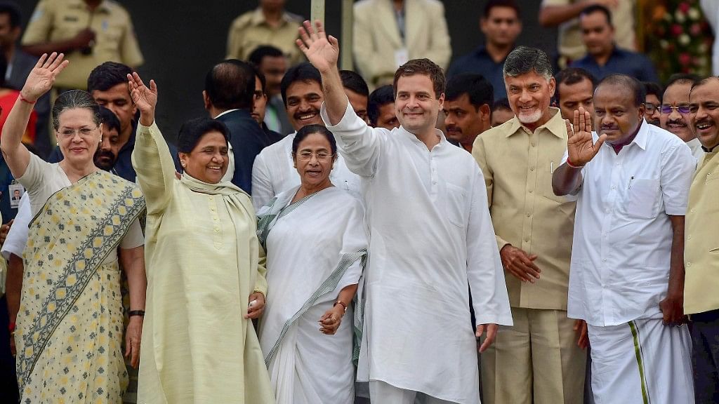 Karnataka Chief Minister HD Kumaraswamy, Andhra Pradesh CM N Chandrababu Naidu, AICC President Rahul Gandhi, West Bengal CM Mamata Banerjee, Bahujan Samaj Party (BSP) leader Mayawati and Congress leader Sonia Gandhi (right to left).