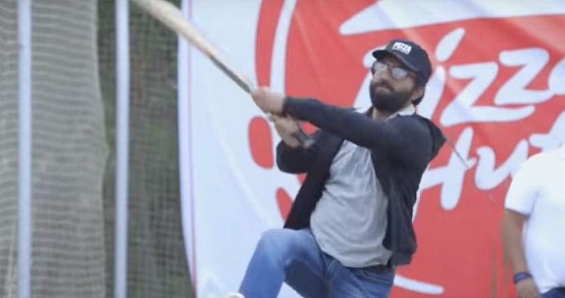 Fans saw a vintage Sourav Ganguly in the guise of a Pizza Hut delivery person.
