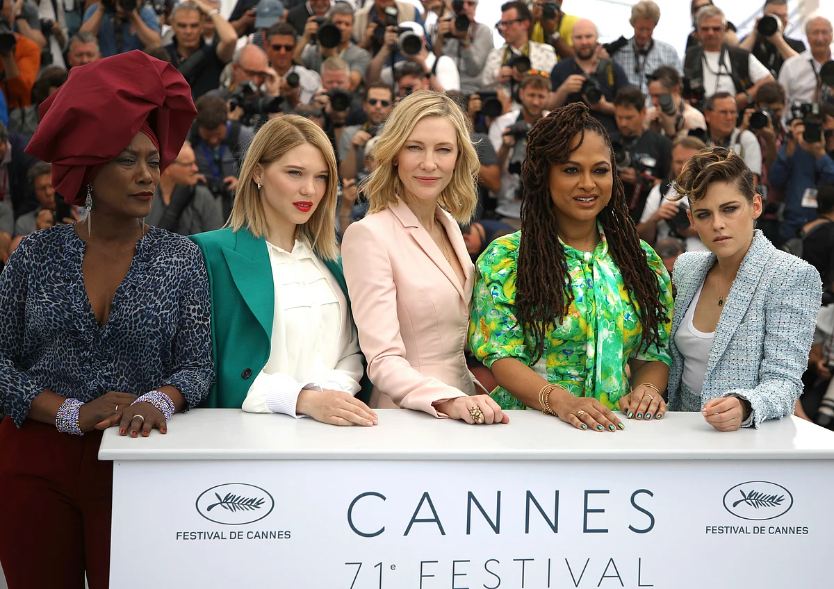 Jury members Khadja Nin, from left, Lea Seydoux, Cate Blanchett, Ava DuVernay and Kristen Stewart pose for photographers during a photo call for the jury at the 71st international film festival, Cannes, southern France, Tuesday, May 8, 2018.