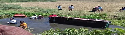 Yadadri: Rescue operations underway at the site where a tractor plunged into Musi canal near Veligonda killing 15 persons and injuring 15 others in Telangana