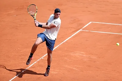 PARIS, June 4, 2018 (Xinhua) -- Maximilian Marterer of Germany returns a shot during the men
