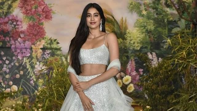 Janhvi Kapoor is all set to make her debut with <i>Dhadak</i>.