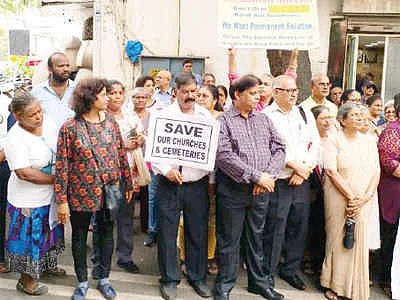 Christian groups protest on church land issue 