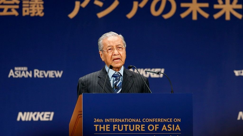 Malaysian PM Mahathir Mohamad delivers his speech in Tokyo.