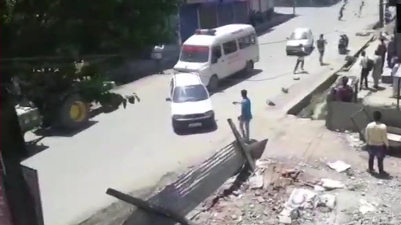 16 Injured in Grenade Attack in J&K’s Shopian