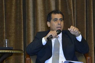 Luis Cabello, Peru