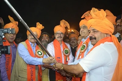 Jammu: Jammu and Kashmir Chief Secretary B V R Subrahmanyam and advisors to Jammu and Kashmir Governor B.B. Vyas and Vijay Kumar flag off the first batch of Amarnath Yatra from Jammu