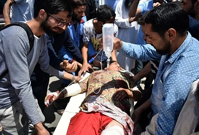 Shopian: An injured being taken to a hospital for treatment, in Jammu and Kashmir