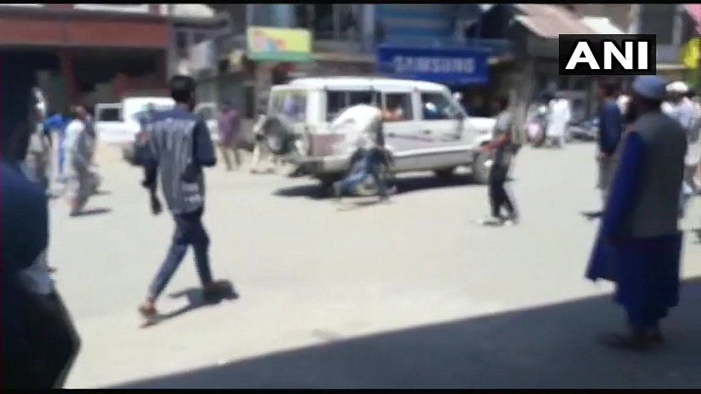 16 Injured in Grenade Attack in J&K’s Shopian