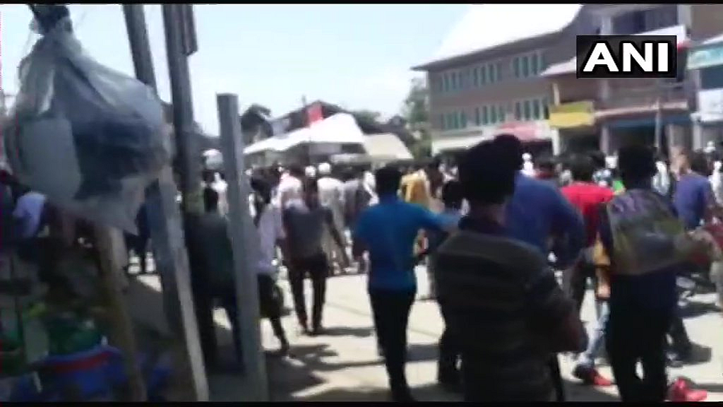 16 Injured in Grenade Attack in J&K’s Shopian