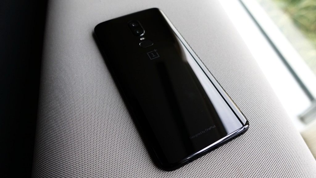 OnePlus 6 gets a glass back body this year.&nbsp;
