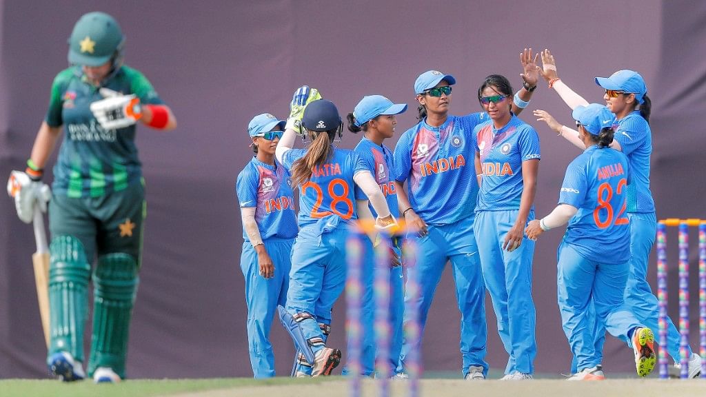 Indian Women Crush Pakistan by 7 Wickets to Enter Asia Cup Final
