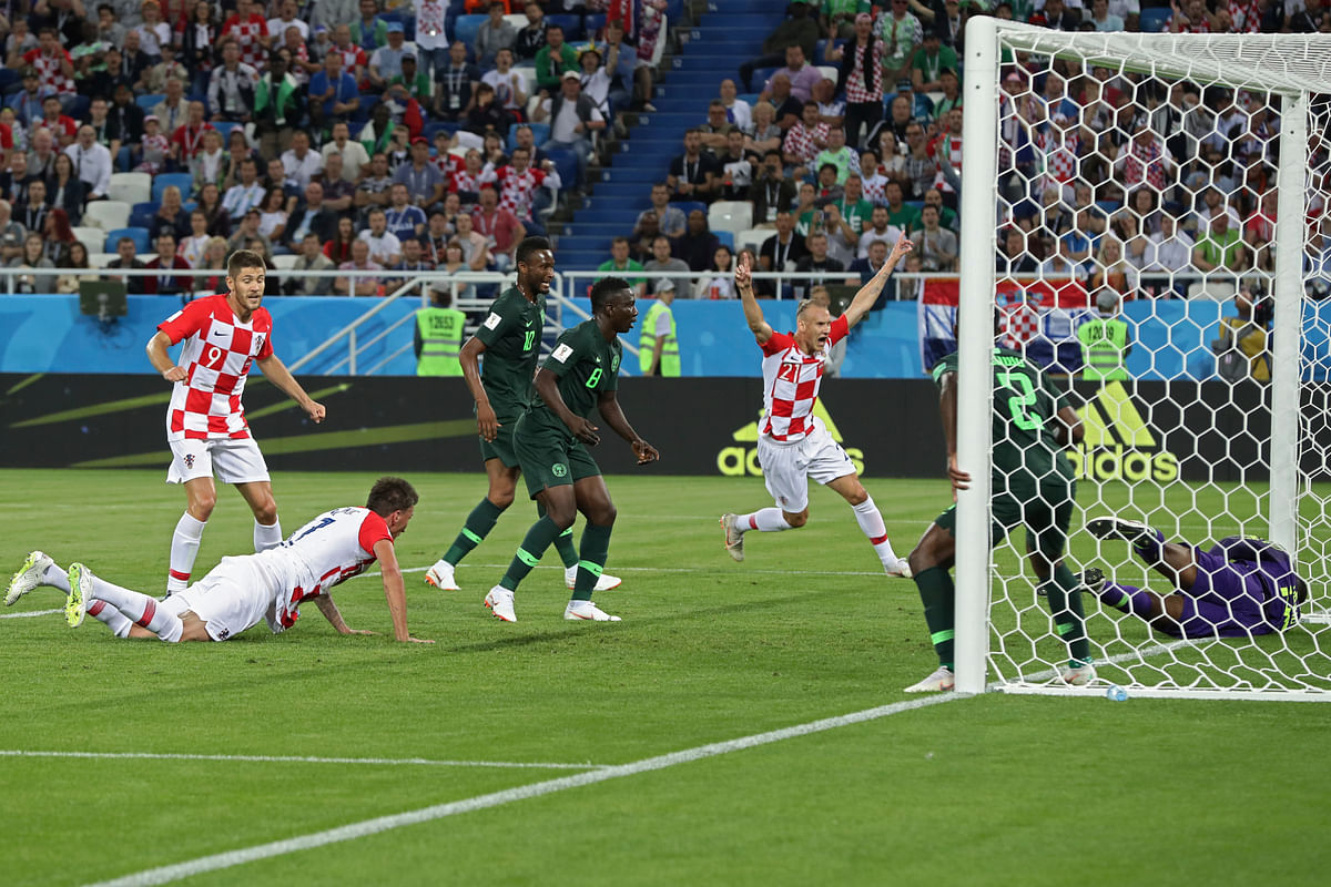 A diving header from Mandzukic after 32 minutes handed Croatia the half-time lead.
