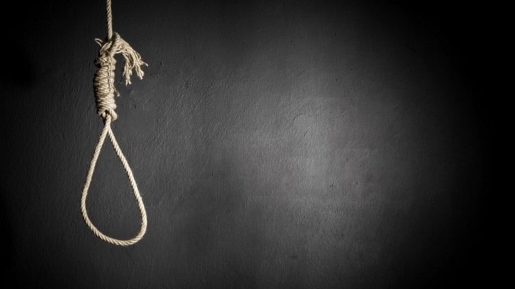 A 17-year-old girl was found hanging at a police station in West Delhi on 15 July.