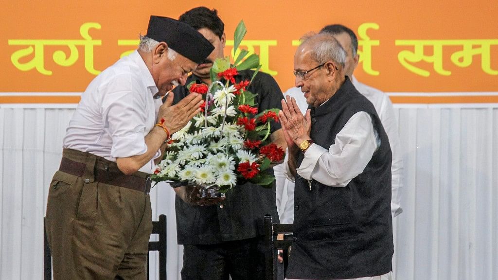 Pranab Mukherjee and Mohan Bhagwat at RSS event in Nagpur on Thursday, 7 June.