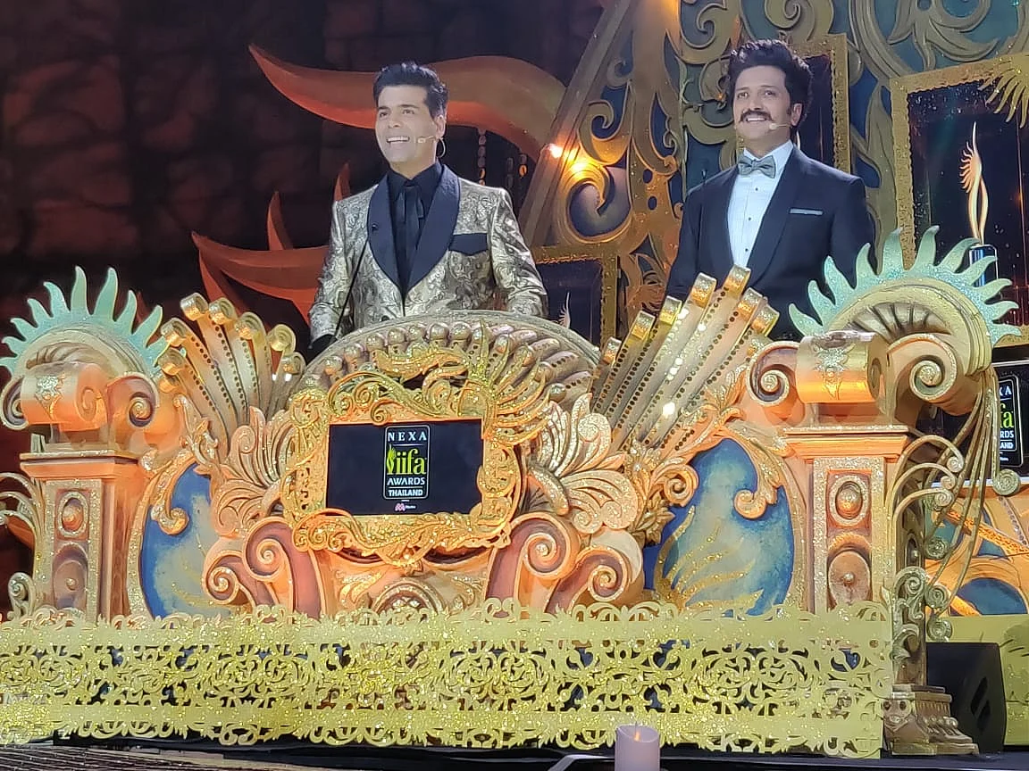 Karan Johar and Riteish Deshmukh lets the show begin as they host IIFA 2018 in Bangkok. 