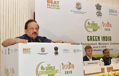 New Delhi: Union Earth Sciences and Environment Minister Harsh Vardhan addresses at the State Environment Ministers’ Conference organised as part of the World Environment Day celebrations, in New Delhi on June 4, 2018. (Photo: IANS/PIB)