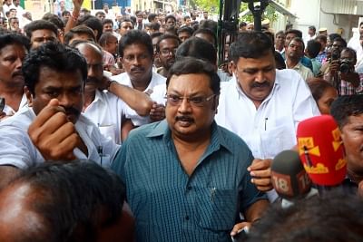 Karunanidhi shifted to Kauvery Hospital after his BP dipped
