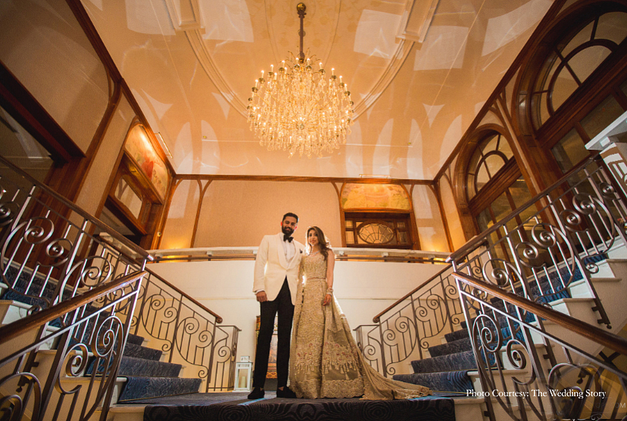 The bride and the groom make for a picture perfect frame. Tanya, once again, chose a stunning lehenga by Faraz Manan.