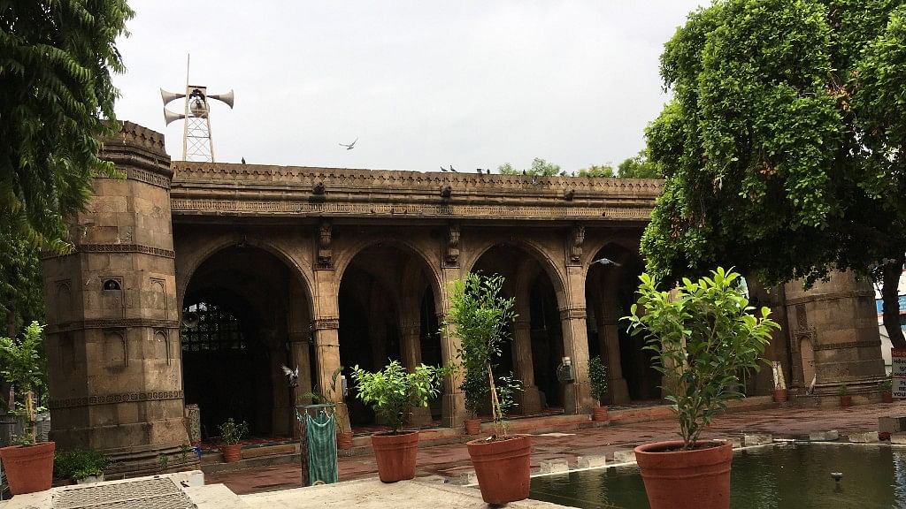 Siddi Sayed Ni Jali Masjid, the symbol of Ahmedabad.