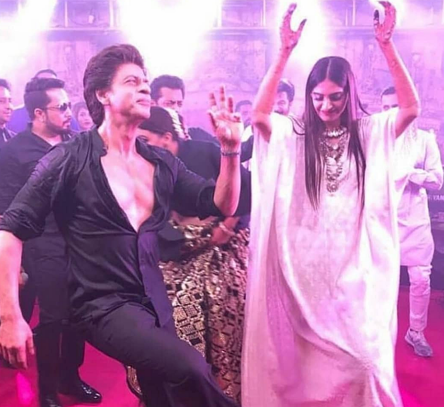 This picture sums up Sonam’s wedding perfectly. The biggest Bollywood stars, a comfortable bride&nbsp; and endless dancing!