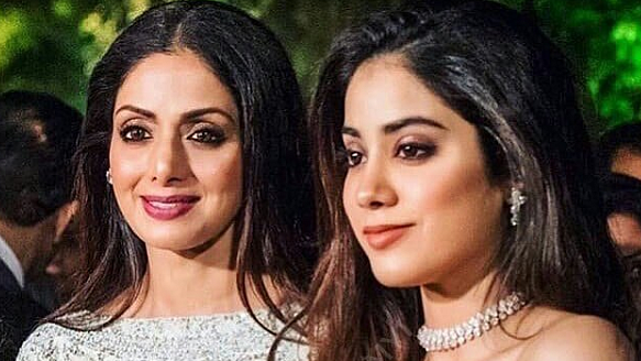 Janhvi Kapoor with Sridevi.