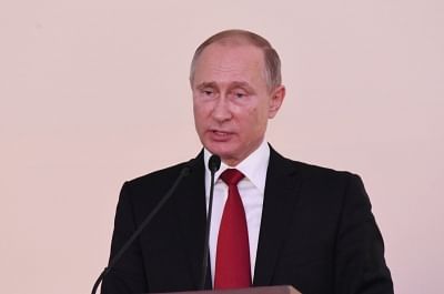 Putin, Macron discuss joint humanitarian aid to Syria