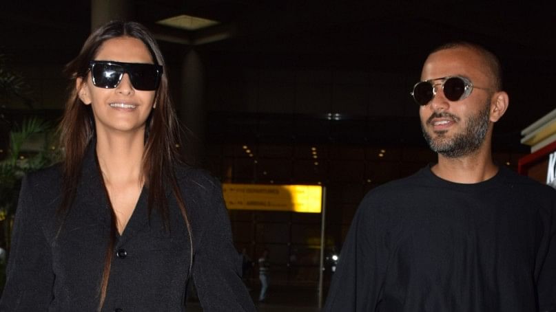Sonam Kapoor and her husband, Anand Ahuja were spotted hand in hand at the airport.