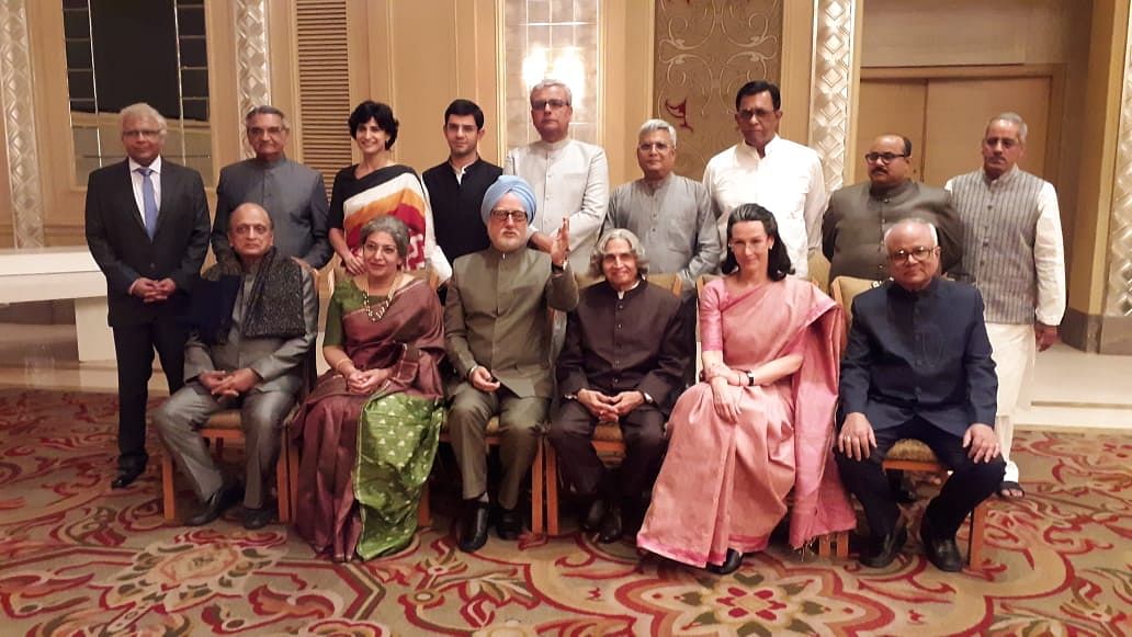 The new pic includes replicas of Manmohan Singh, the Gandhis & other political figures.