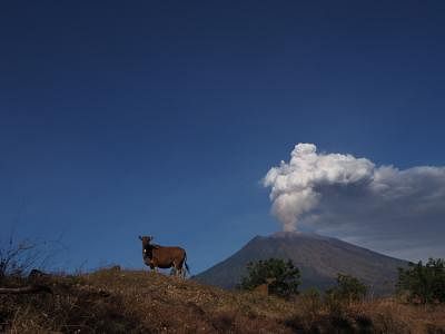 BALI, June 29, 2018 (Xinhua) -- Mount Agung volcano erupts in Indonesia