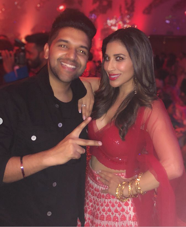 Sophie Chaudhury was spotted with Guru Randhwa who performed at the <i>sangeet</i>.&nbsp;