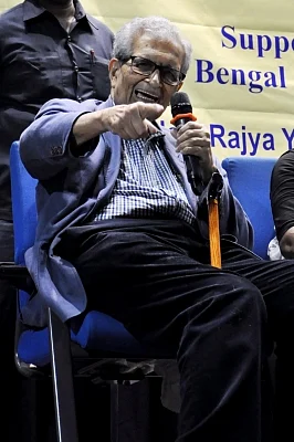 Kolkata: Nobel laureate and noted economist Amartya Sen addresses at the launch of a report titled "Primary Education in West Bengal: The Scope for Changeâ€Â�, in Kolkata on July 10, 2018. (Photo: Kuntal Chakrabarty/IANS)