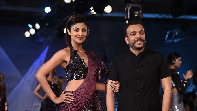 Shilpa Shetty Kundra walked as showstopper for Amit Aggarwal’s debut show at the Indian Couture Week 2018 in Delhi.&nbsp;