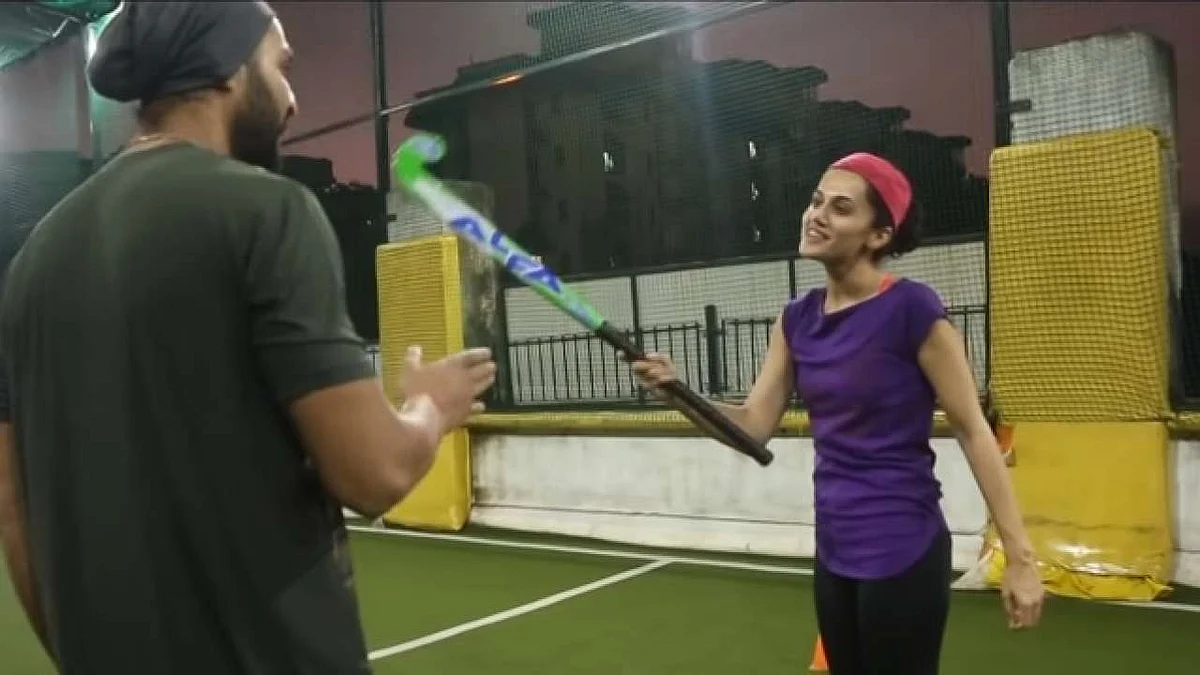 Behind the scenes, Taapsee is seen training with Sandeep Singh, ex-captain of the Indian hockey team for ‘Soorma’ 