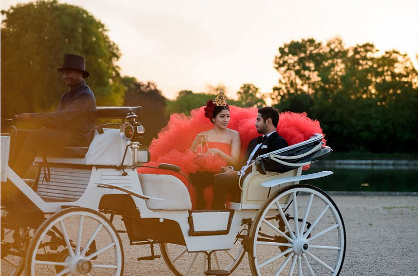 The couple arrived in a Louis IV carriage.
