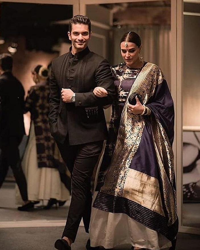 Newly weds, Angad Bedi and Neha Dhupia looked stunning during the reception.&nbsp;&nbsp;
