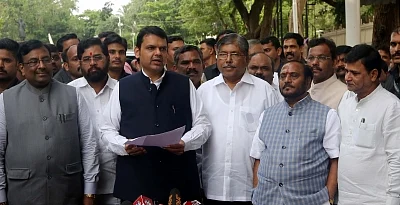 Maharashtra Chief Minister Devendra Fadnavis along with party leaders. (Photo: IANS)