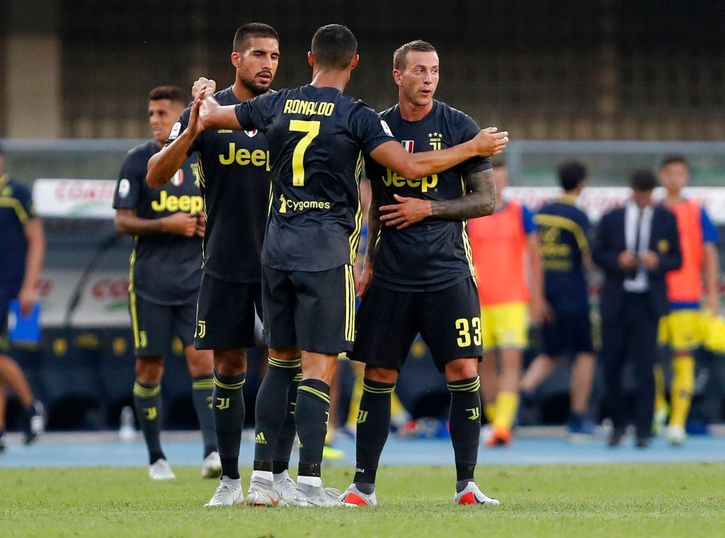 Juventus eked out a 3-2 win over Cheivo in the first Serie A game of this season in Verona on Saturday.