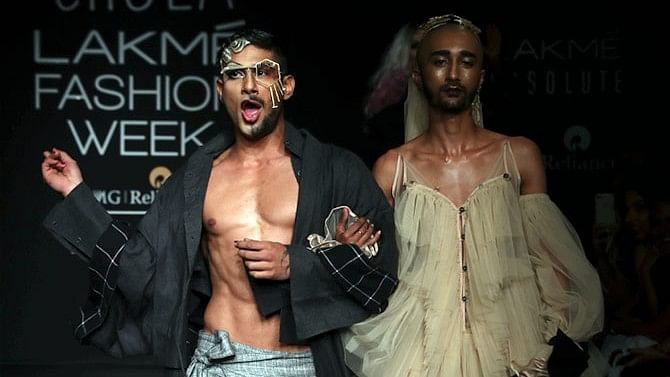 Prateik Babbar walks the ramp at Lakme Fashion Week 2018.