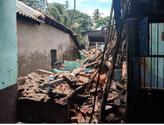 Kerala Floods: Victims Wish to Stay in Damaged Houses as Govt Plan For ...