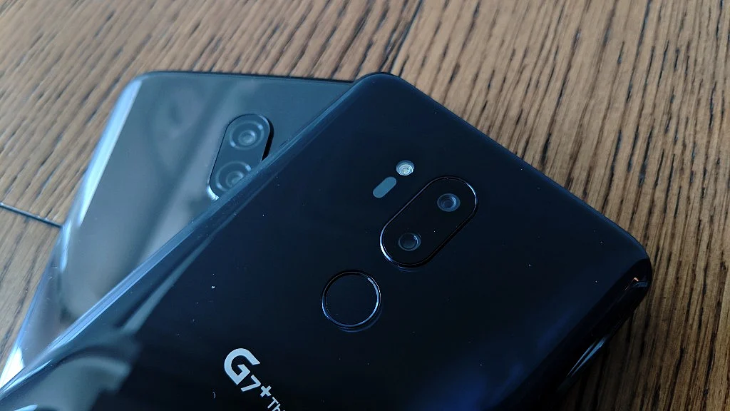 LG G7+ ThinQ (top) and OnePlus 6 (bottom)