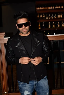 Mumbai: Singer Guru Randhawa at the success party of his song "Raat Kamaal Hai"in Mumbai on May 3, 2018. (Photo: IANS)