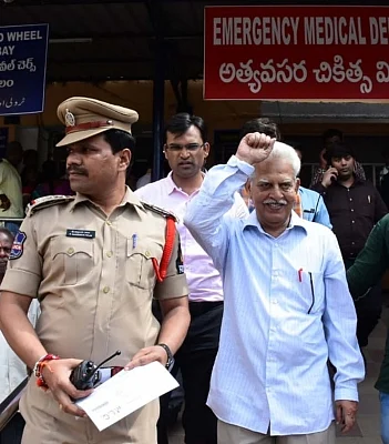 Secunderabad: Maoist ideologue Varavara Rao being taken away by Maharashtra Police for his alleged involvement in a plot to assassinate Prime Minister Narendra Modi after his medical chekup at Gandhi Hospital, in Secunderabad, on Aug 28, 2018. A police team from Pune arrested the revolutionary writer after searching his house and the houses of his family members and friends including a journalist. (Photo: IANS)