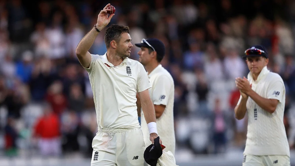 James Anderson is a part of the England squad which has been selected for the upcoming Ashes series against Australia.