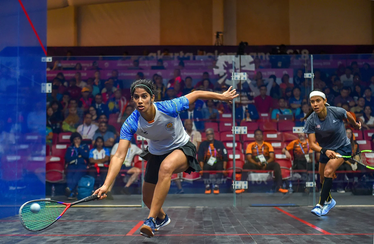 Jakarta: India’s Joshna Chinappa (L) during the women’s squash semifinal match against Malaysia’s Nicol David at the 18th Asian Games 2018 in Jakarata on Friday, Aug 31, 2018. 