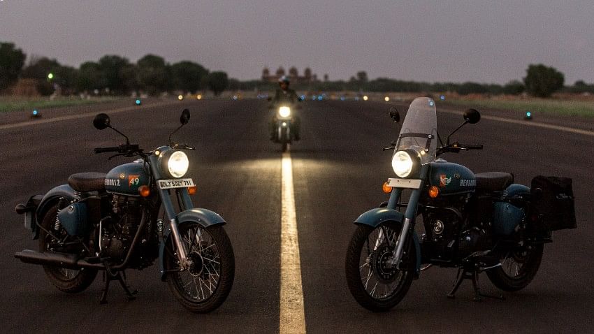 The Royal Enfield Classic Signals 350 comes with dual-channel ABS.&nbsp;