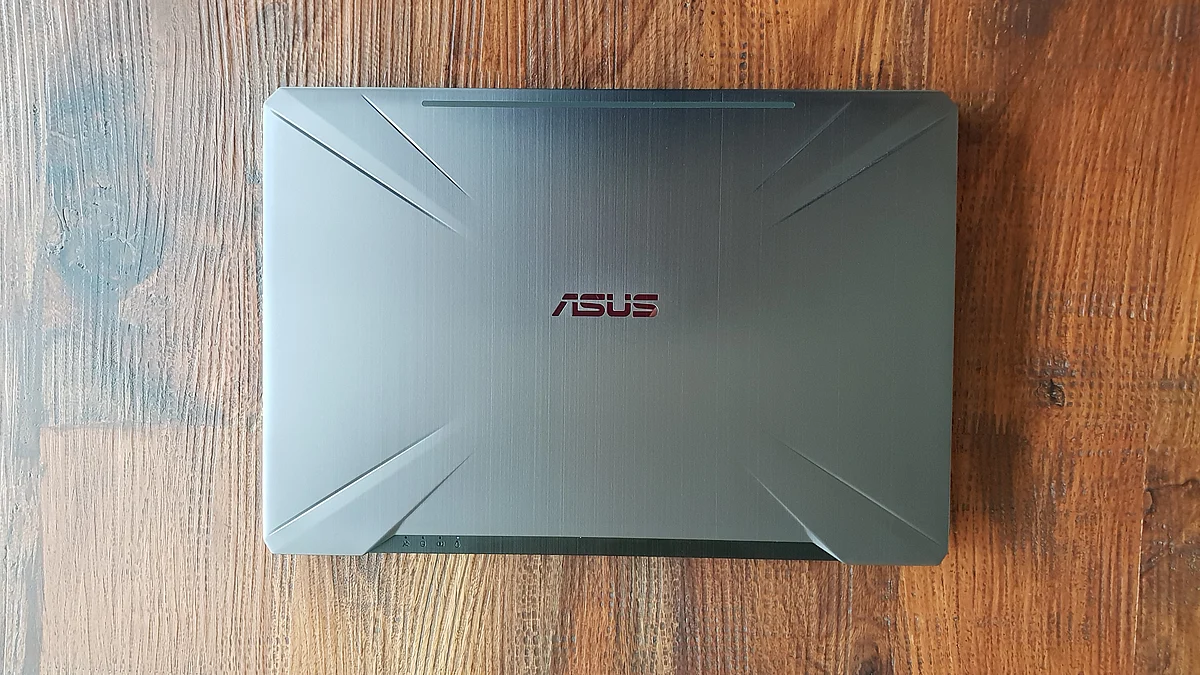 The Asus Tuff FX504 weighs 2.3 Kg.