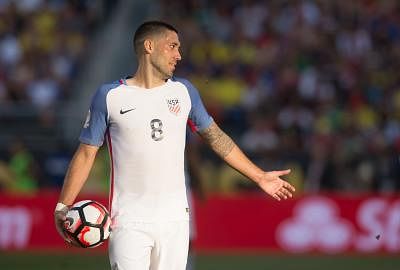 Seattle Sounders' Clint Dempsey announces immediate retirement