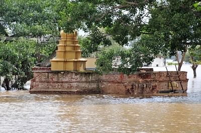 1,500 stranded in flood-hit Kodagu of Karnataka; CM visits affected areas